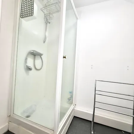 Cosy Studio Apartment In Town Centre Ashford  Exterior photo