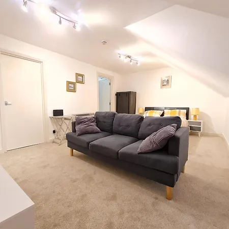 Cosy Studio Apartment In Town Centre Ashford  Exterior photo