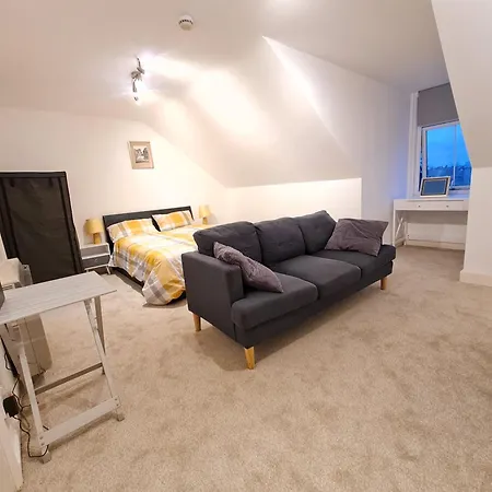 Cosy Studio Apartment In Town Centre Ashford  Exterior photo